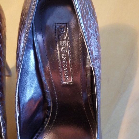 BCBG EVENING PUMPS - Picture 4 of 5